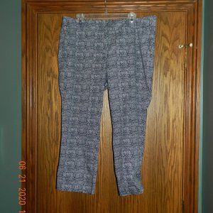 Women's New York & Company Navy/White Capris